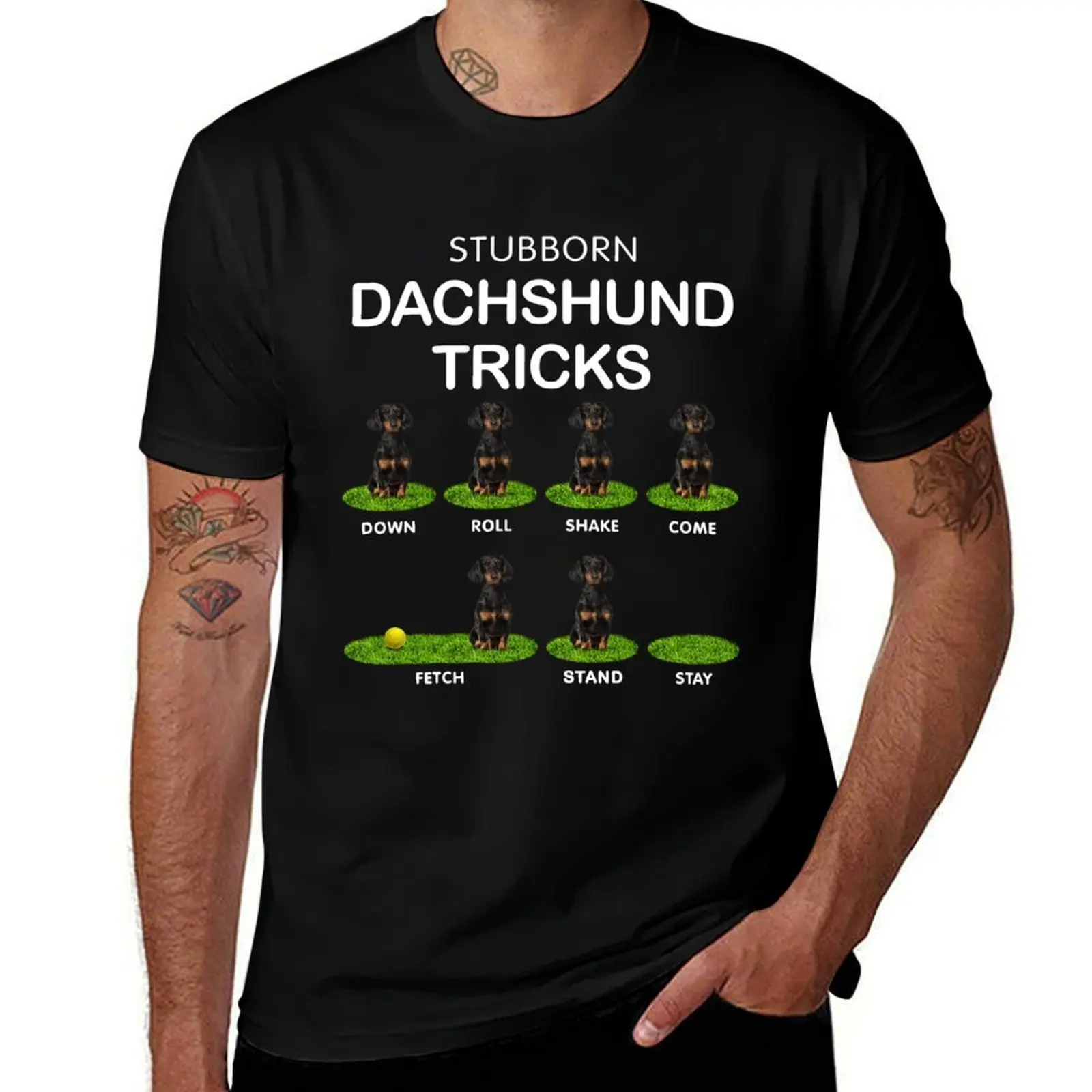 T-shirt drôle sur le thème d'Halloween avec un teckel noir à poils courts - T-shirt sur le thème d'Halloween, pétillant, têtu et mignon
