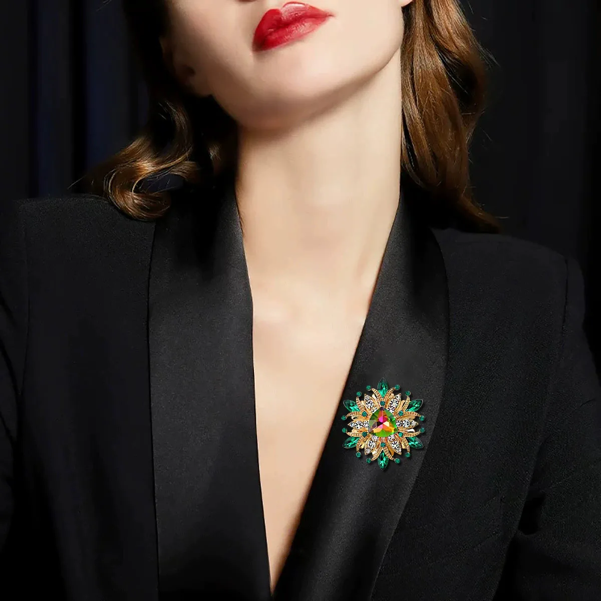 Elegant Crystal Flower Brooch Pin Women's Fashion High-End Alloy Diamond Embedded Clothing Accessory Lapel Pin Trending
