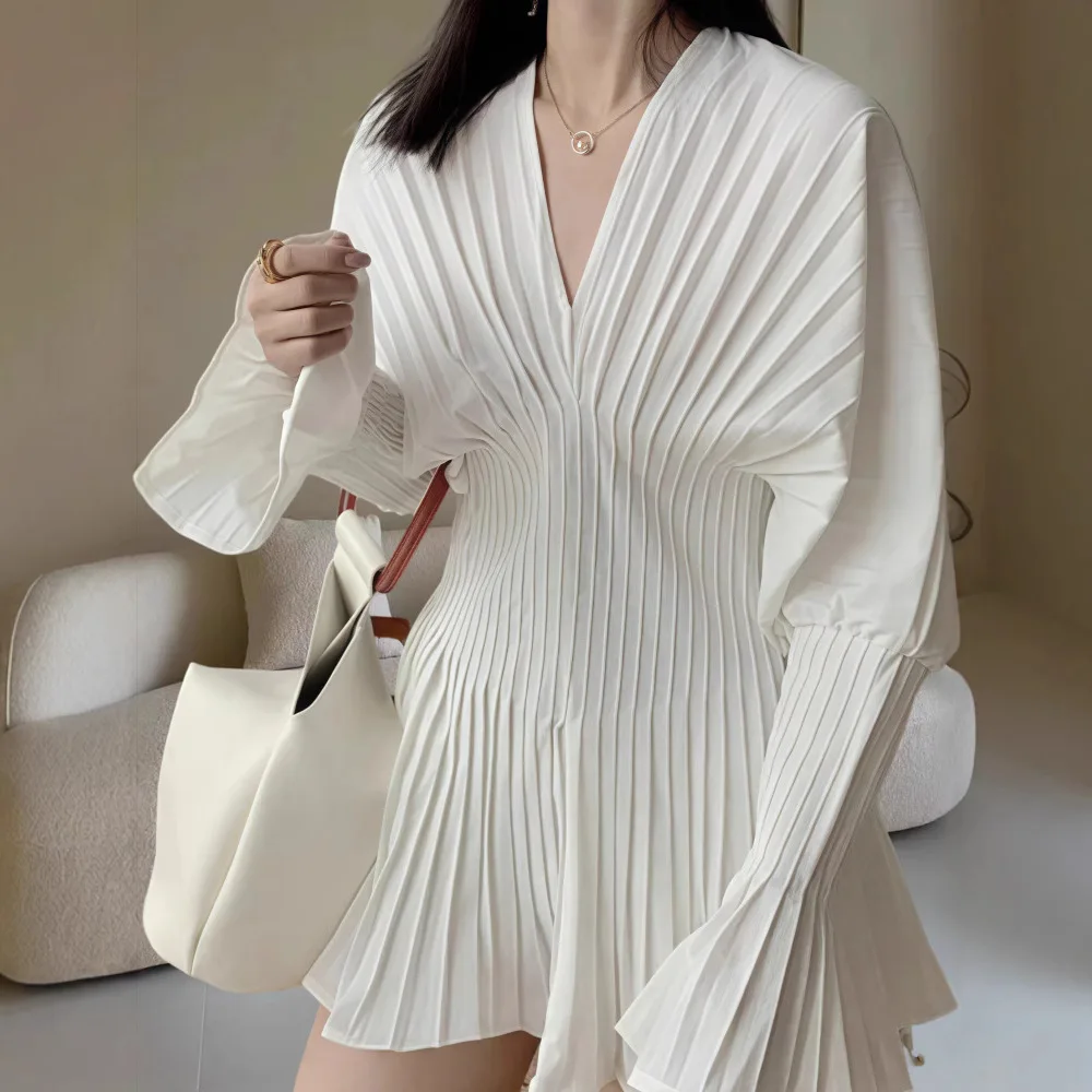 

White Shirt with Pleated Waist 2025 Spring and Summer New Style V-neck Flared Long Sleeved Pullover Shirt