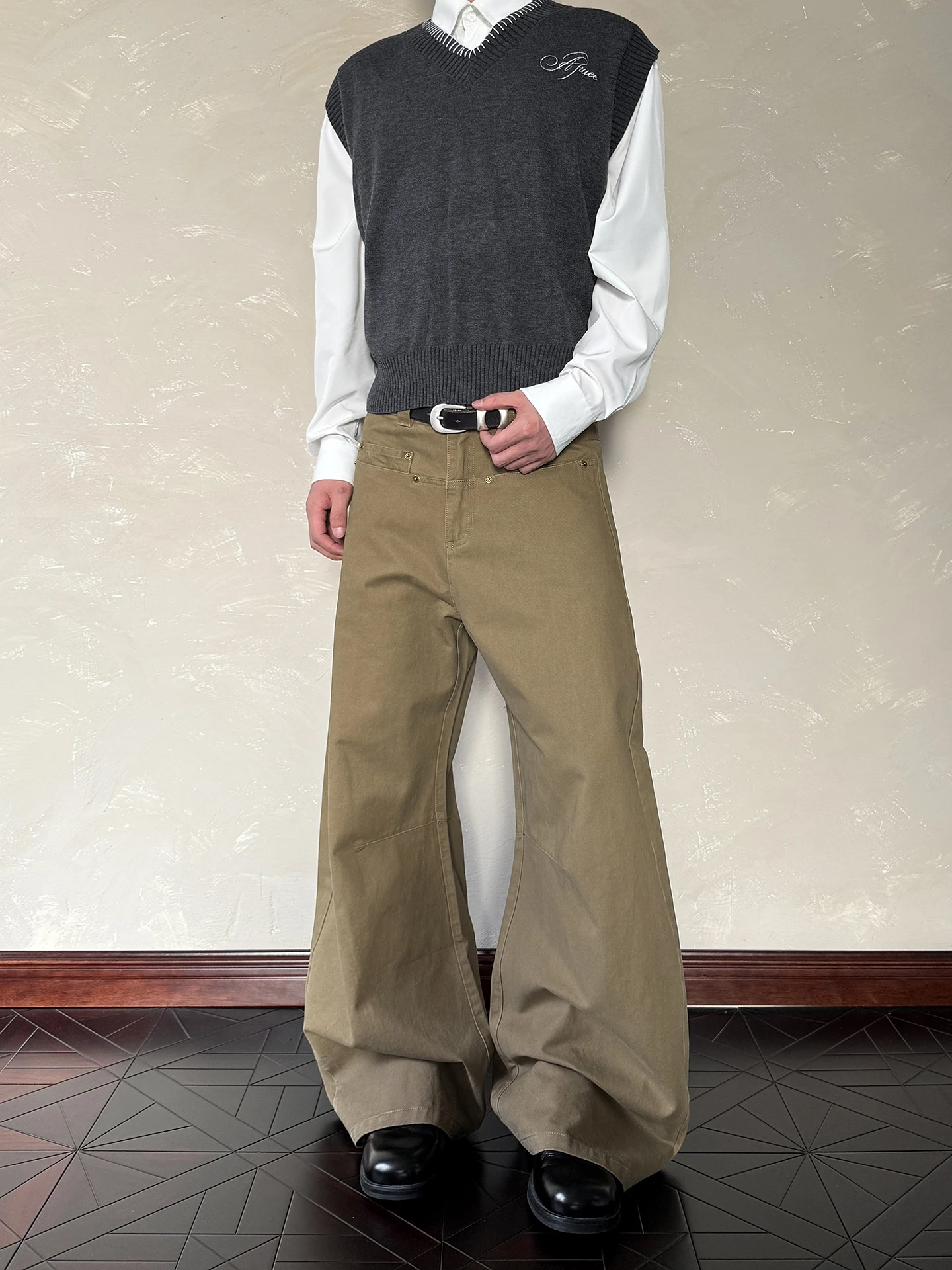 

a PUEE Retro Straight Leg Workwear Pants Clean Fit Tapered Knife Cotton Casual Trousers Vintage Decosition Design