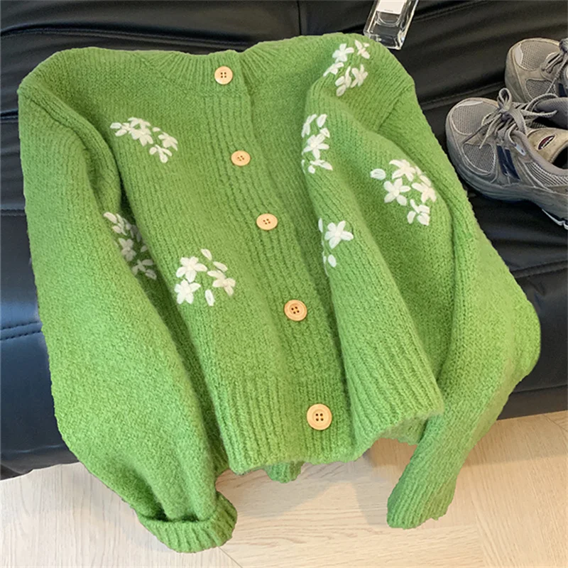 Fresh Green Flower Sweater Cardigan Women's Autumn Winter 2024 New Retro Age-Reducing Knitted Jacket Thick