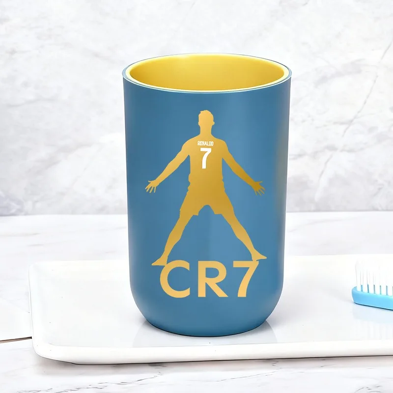 CR7 Zahnbürstenhalter Anime Fußballstar Ronaldos Plastik-Mundspülbecher Lässiger Badezimmer-Zahnglas-Wasserbecher Geschenk für Jungen und Mädchen – Detail 7
