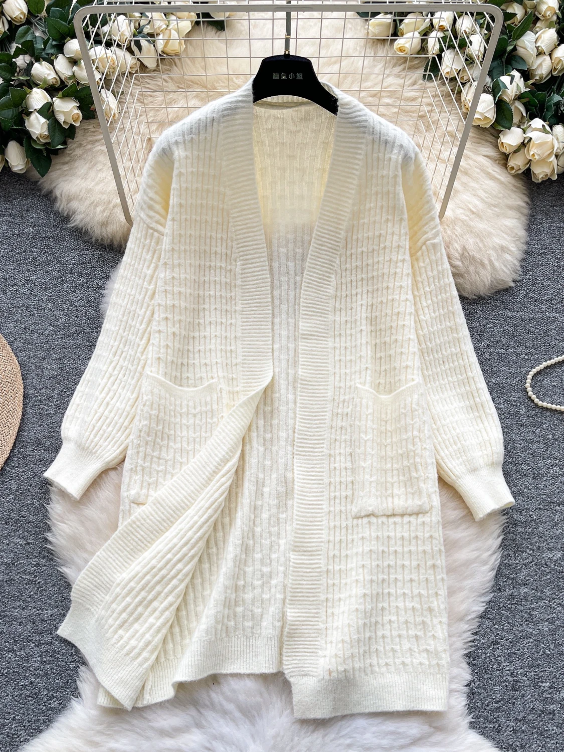 เสื้อคลุมไหมพรมลำลองสำหรับผู้หญิง ทรงหลวม สไตล์สบายๆ เหมาะสำหรับฤดูใบไม้ร่วงและฤดูหนาว แขนยาว คอกลม ติดกระดุมเม็ดเดียว ให้ความอบอุ่น