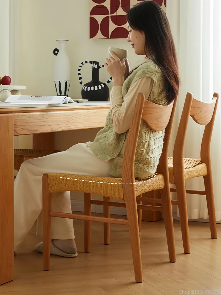 كرسي الروطان العتيق - مقعد منخفض من الخشب الصلب لتناول الطعام والزينة