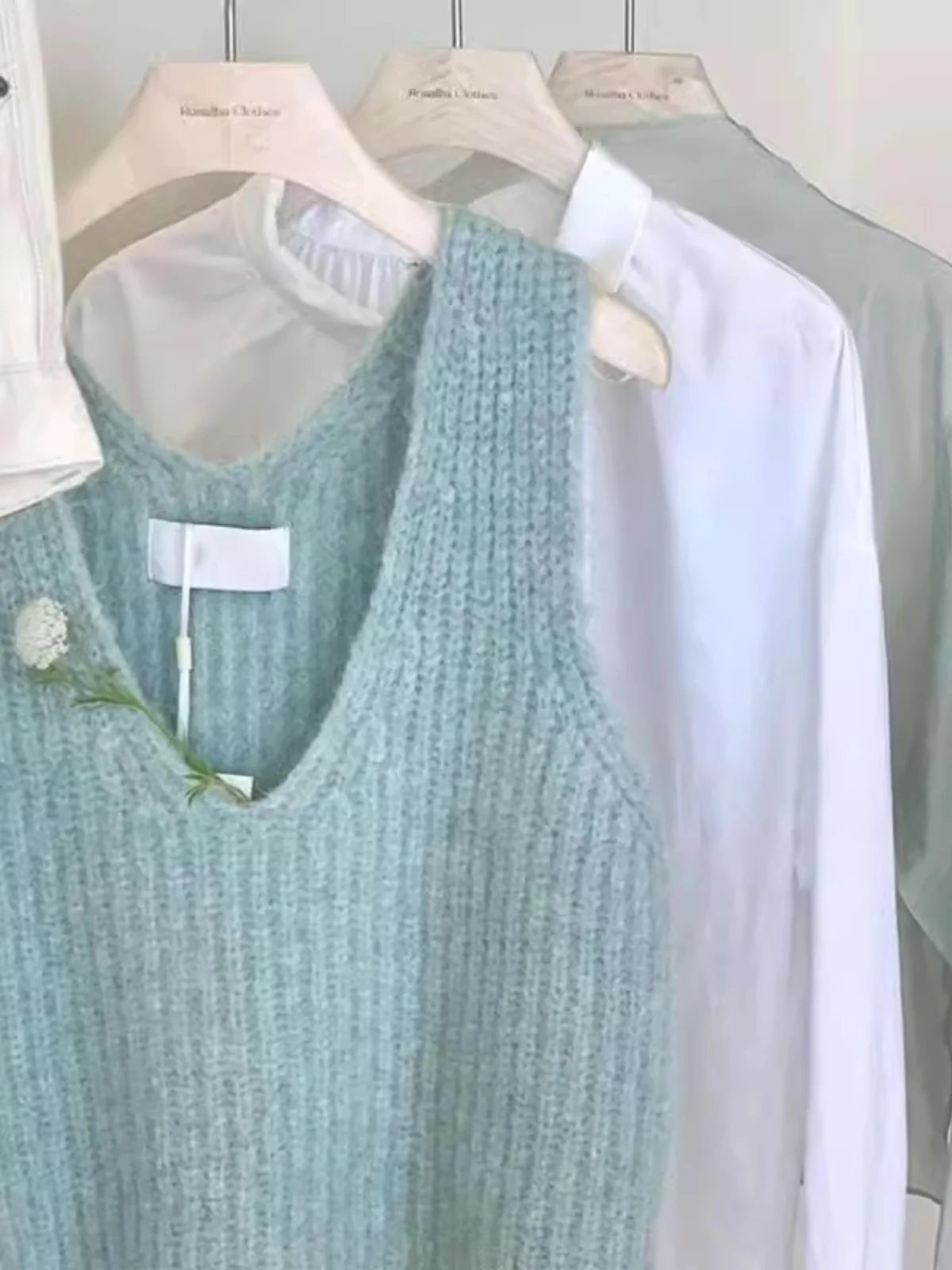 

Green V-Neck Knitted Sweater Vest Women's Autumn Winter Sleeveless Layering Outerwear Jacket Stylish Commute Korean Style