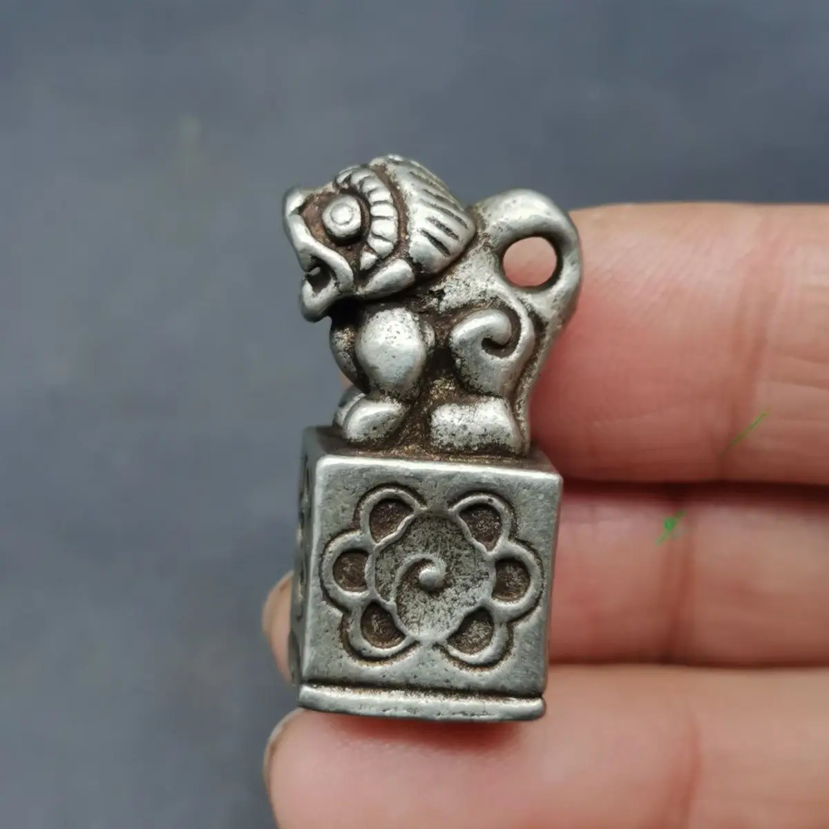 Tibet Tibetan Tibetan Snow Lion Seal  Statues Figurines Lucky Ornaments Home Decoration gifts