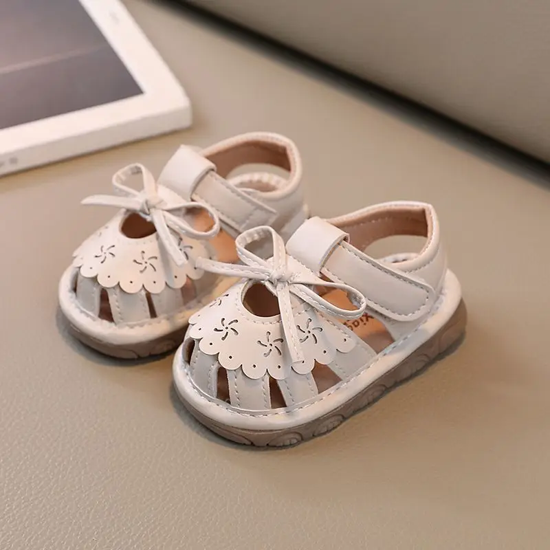 

Summer baby soft soled princess sandals are cute and non slip called shoes