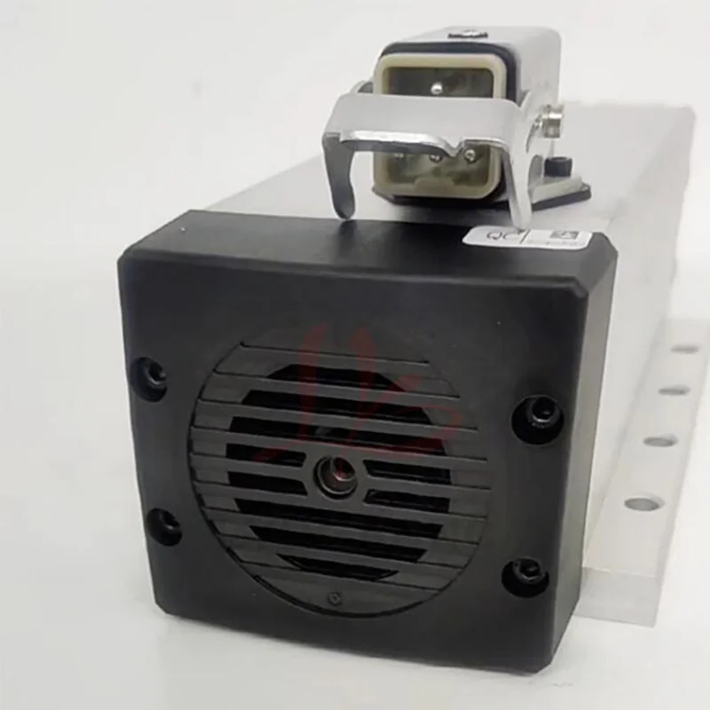 LY 2.2KW Spindle Motor Square Type Air-Cooled for Engraving Carving Milling Machine Parts Four Bearings Flange Fixing 220V