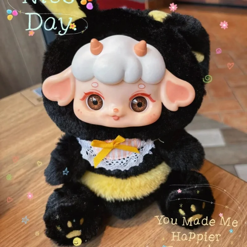 Genuine Chaoka Creation Bee Mang Bee Dew Series Vinyl  Blind Box Fashion Doll Cute Kawaii Children Decorate Christmas Toy Gift