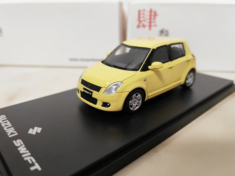 

Sunyork MC 1:43 Suzuki Swift Jimny Collectible Toy Gift Souvenir Display Ornament