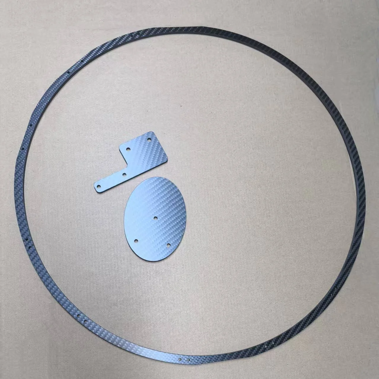 Serviço de usinagem CNC personalizado com processo de corte de folha de fibra de carbono