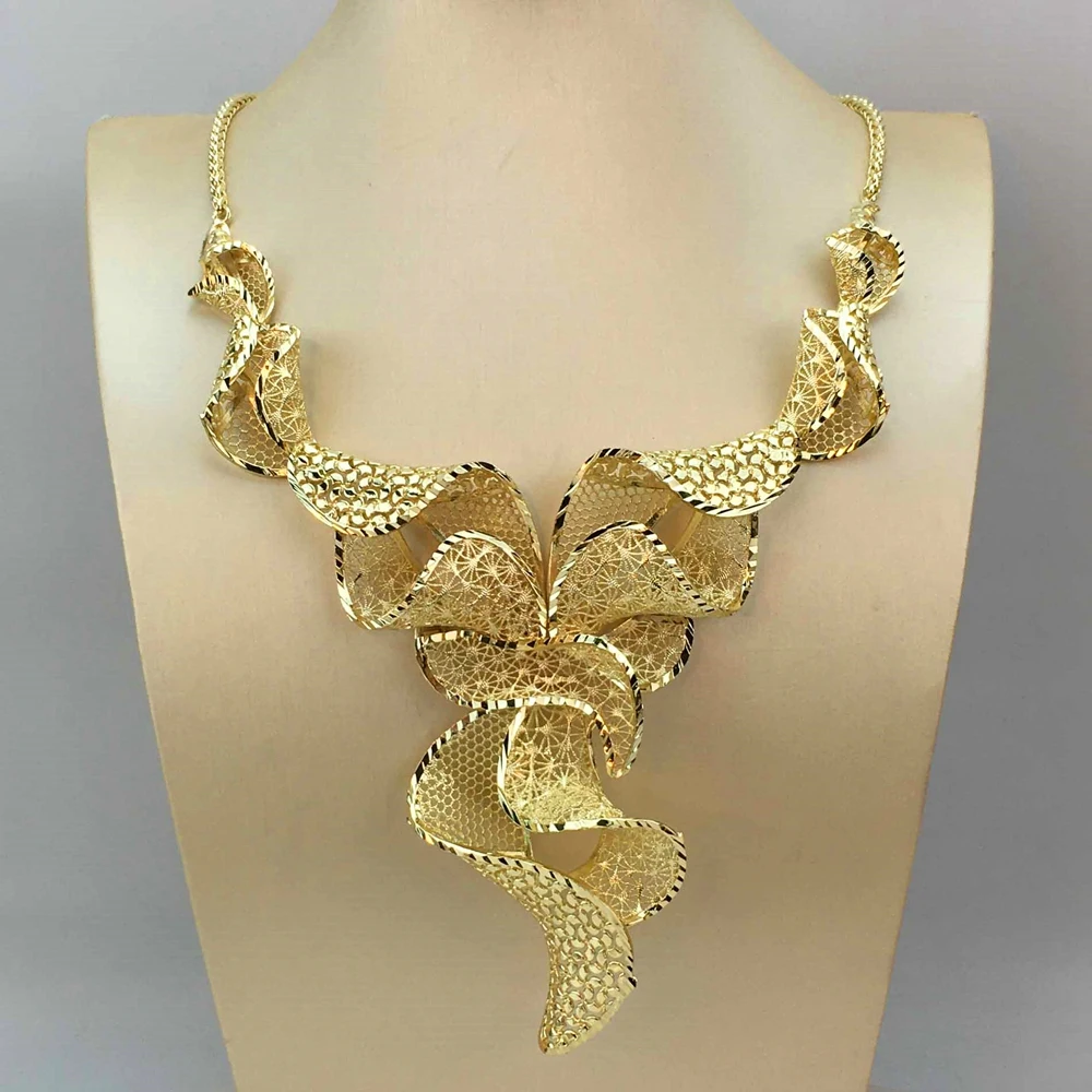 Exquisite and fashionable high-end jewelry set, suitable for various parties, brides and weddings to wearFHK17347