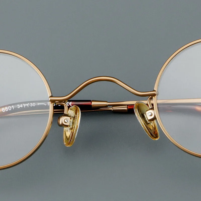 Comfort ultraleggero Rotondo da uomo Montature in vetro piccole Lega di titanio Blocco della luce blu Vetro da lettura con prescrizione personalizzata