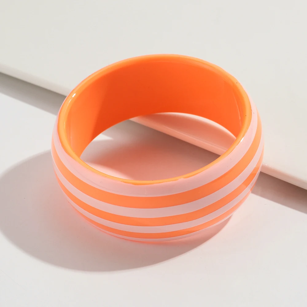 Modische Bunte Harz-Armreifen mit Breiten Streifen für Damen, Geometrische Stapelbare Massive Armreifen, Party-Schmuck Geschenke – Detail 10