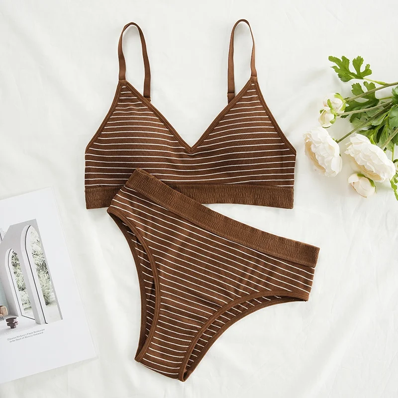 New Design Hot Sale Seamless Bra Brief Female Underwear Bikini Women Bralette Teenage Cotton Bra Panties Set