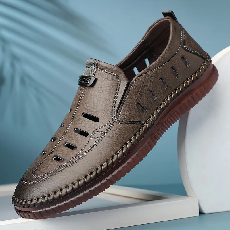 

2024, весна-лето, новые мужские дышащие кожаные сандалии, модная повседневная дизайнерская обувь, мужская однотонная деловая обувь, мужская обувь