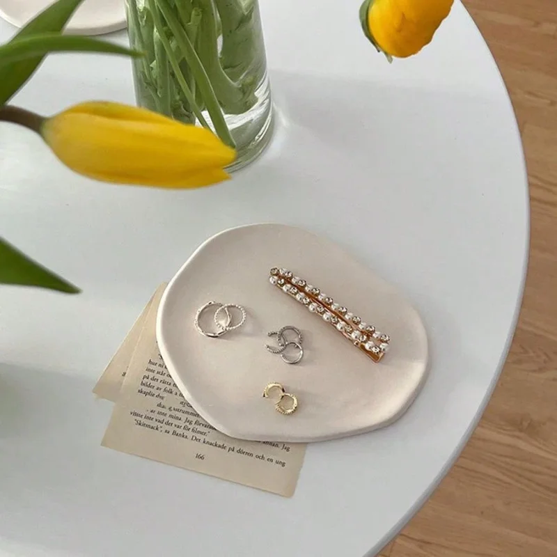 1pc Elegant White Jewelry Tray, Perfect for Organizing Rings, Earrings, Necklaces, and Bracelets, Durable and Stylish Jewelry Di