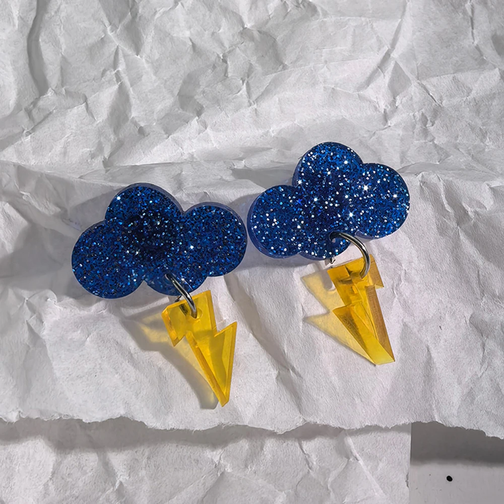 Niedliche Y2K Glitzer Blaue Wolken-Blitz-Ohrringe Acryl Cartoon Tropfen-Ohrringe für Frauen Tägliches Tragen