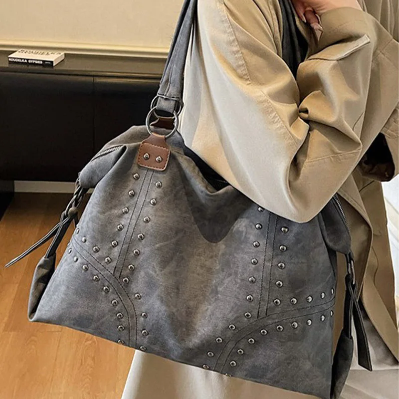 

2026 Luxury Nail Head Tote Bag Large Capacity Commuter Fashion Single Shoulder Bag Lazy Retro Motorcycle Crossbody Bag