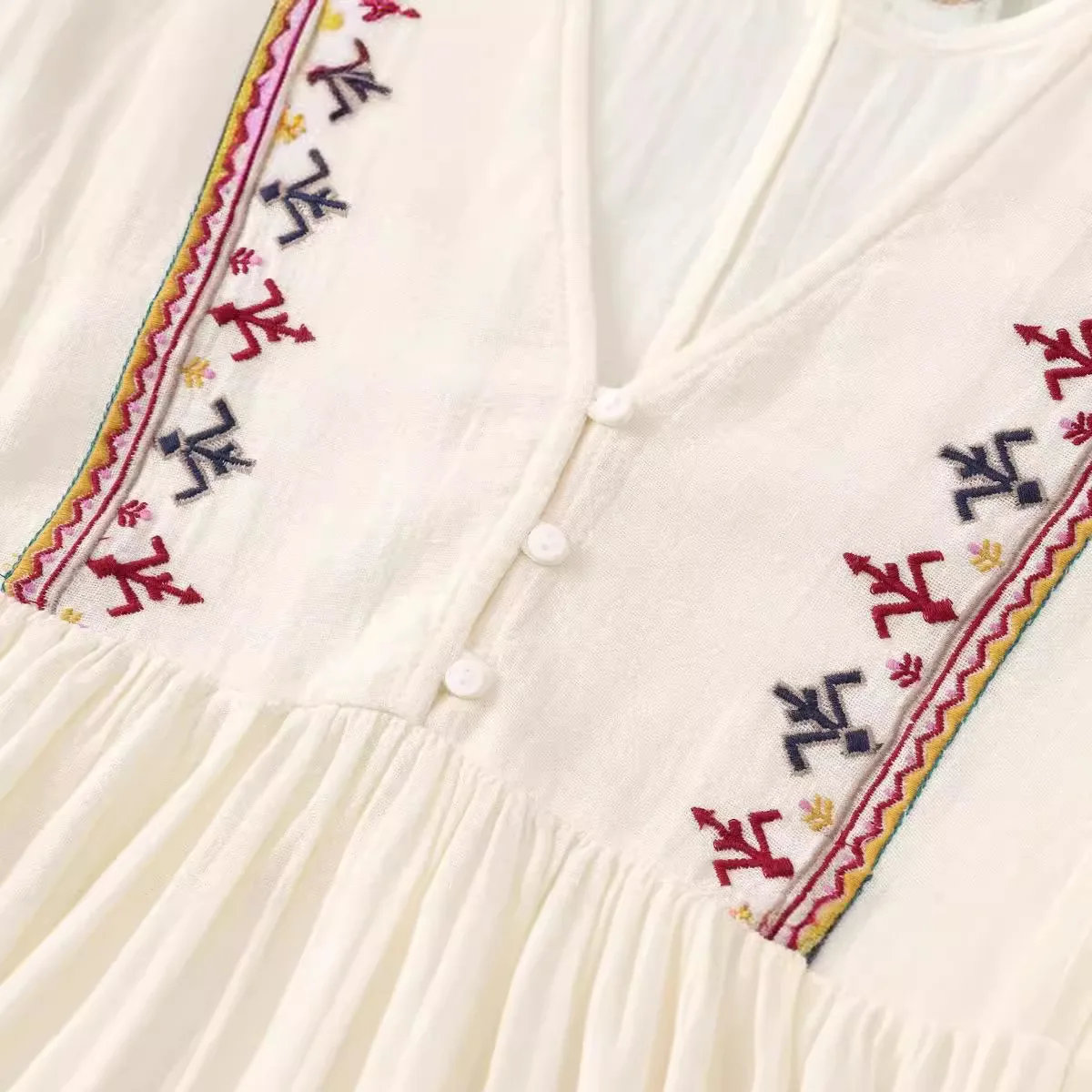 Women’s Loose Fit Short Dress – V-Neck Embroidered Panel Mini Dress, Casual Flowy Boho Style Tunic Dress