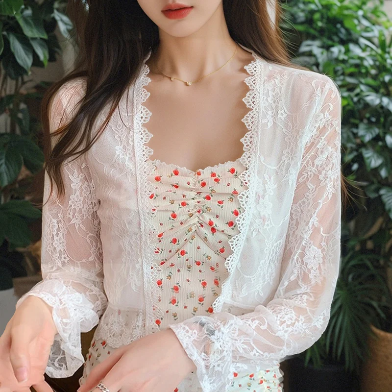 

2025 Summer Fashion New Long Sleeve Shawl Lace Women Shirt White Black Sunscreen Shirt Blouse Women Tops Camisas De Mujer N596