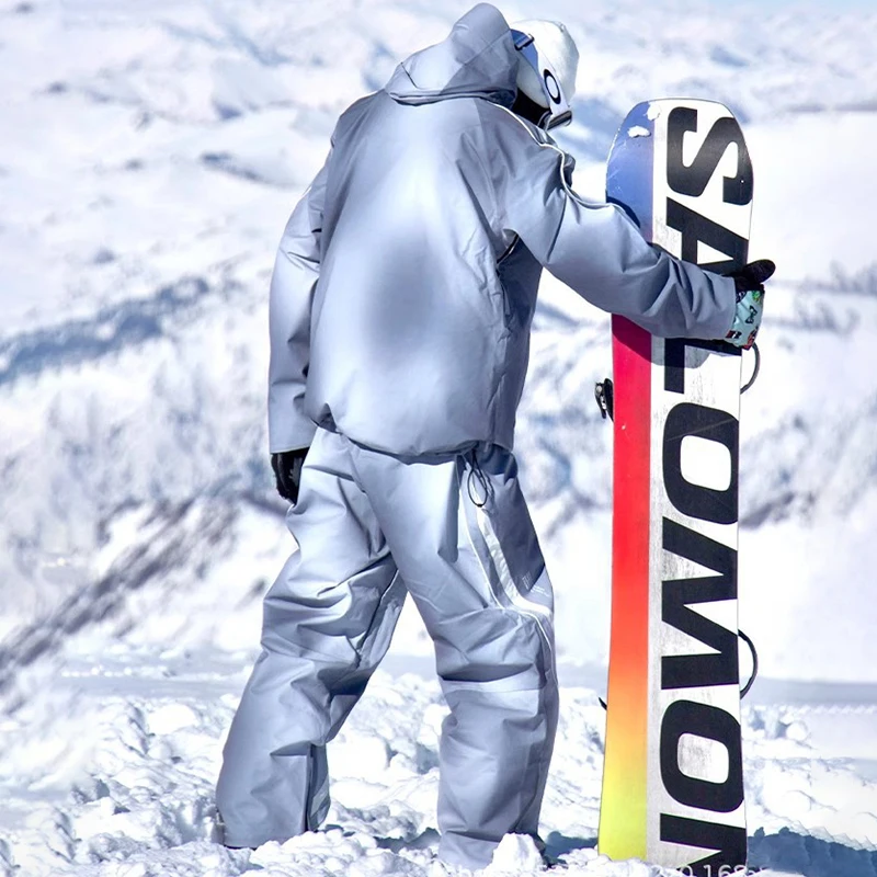 ชุดสกีกันน้ำสำหรับผู้หญิง เสื้อแจ็คเก็ตมีฮู้ด กางเกงขายาว ชุดกันหิมะสำหรับเล่นกีฬากลางแจ้ง เสื้อผ้าสำหรับเล่นสโนว์บอร์ดบนภูเขา ป้องกันลม