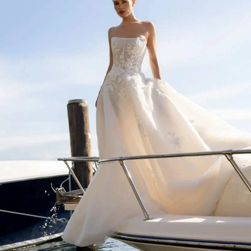 

Ivory White Appliques Wedding Dresses off-shoulder A skirt 3D flower decal Long tail Bridal Gowns Made Customized