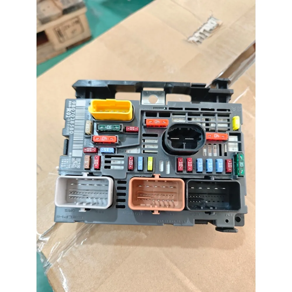 NEW For Peugeot 3008 407 5008 Citroen 407/407SW/RCZ C5/X7 C4 9675877980 9807028580 Engine Fuse Box Assembly BSM R02 Module - view 5
