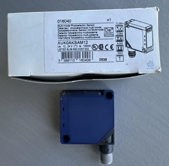 

Brand New Original 1pc Xuk0aksam12 Photoelectric Spot Plc Fast Delivery