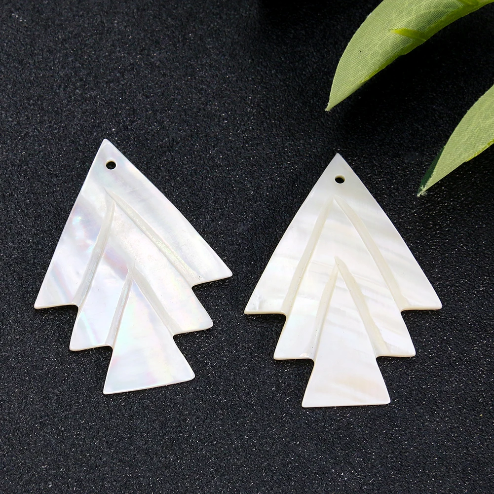 Real Shell Christmas Tree Charms Mother of Pearl Carving Xmas Tree MOP DIY Necklace Earrings Hairpin Mobile Woman Jewelry Making