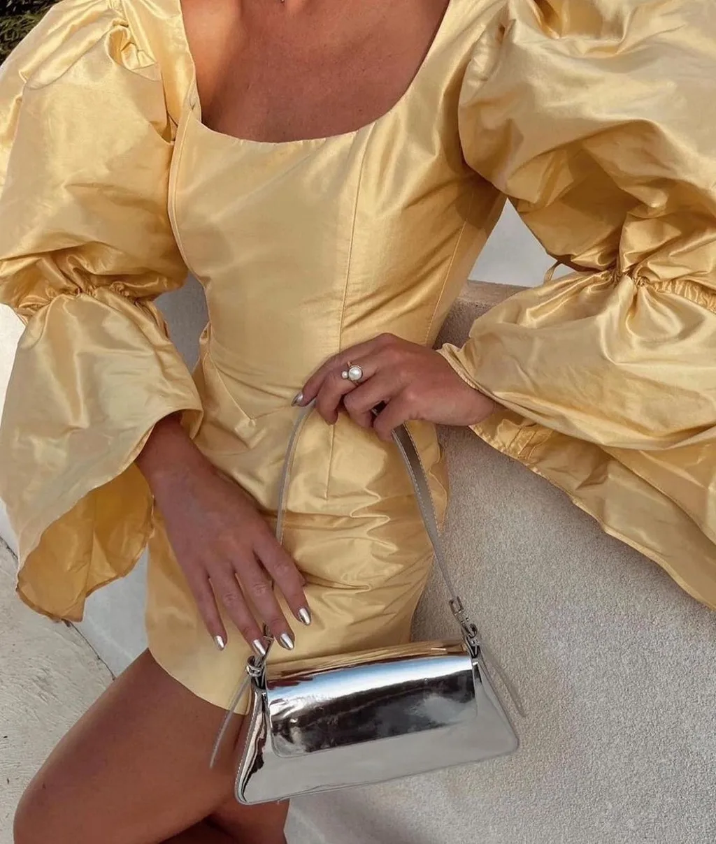 Mini vestido de festa dourado com decote quadrado, manga longa, bodycon, cetim liso, vestidos de coquetel, sexy acima do joelho, roupas casuais para mulheres