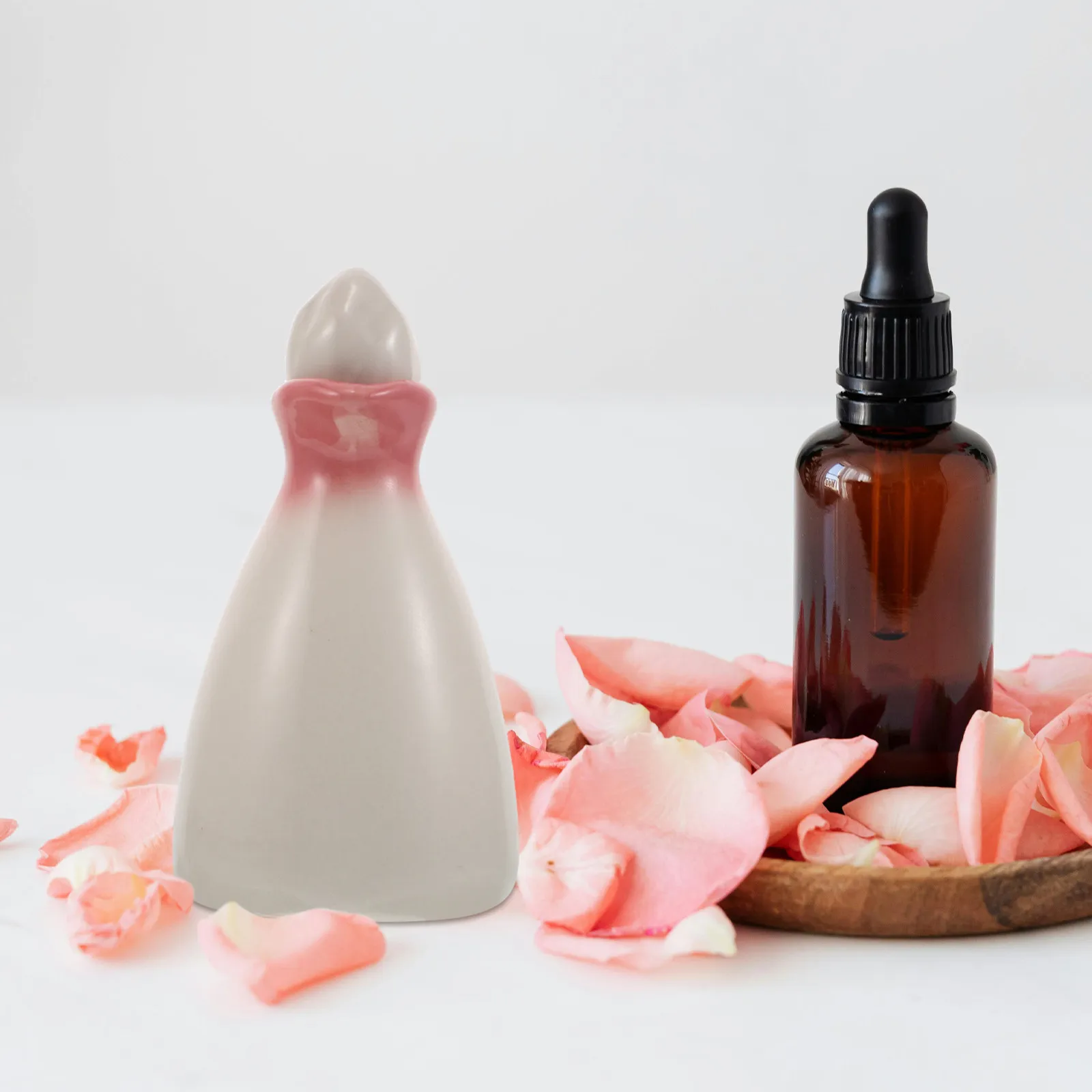

Ceramic Essential Oil Diffuser 40Ml Japanese Style Refillable Bottle for Spa Massage Skincare Kitchen Aromatherapy Oil Dispenser