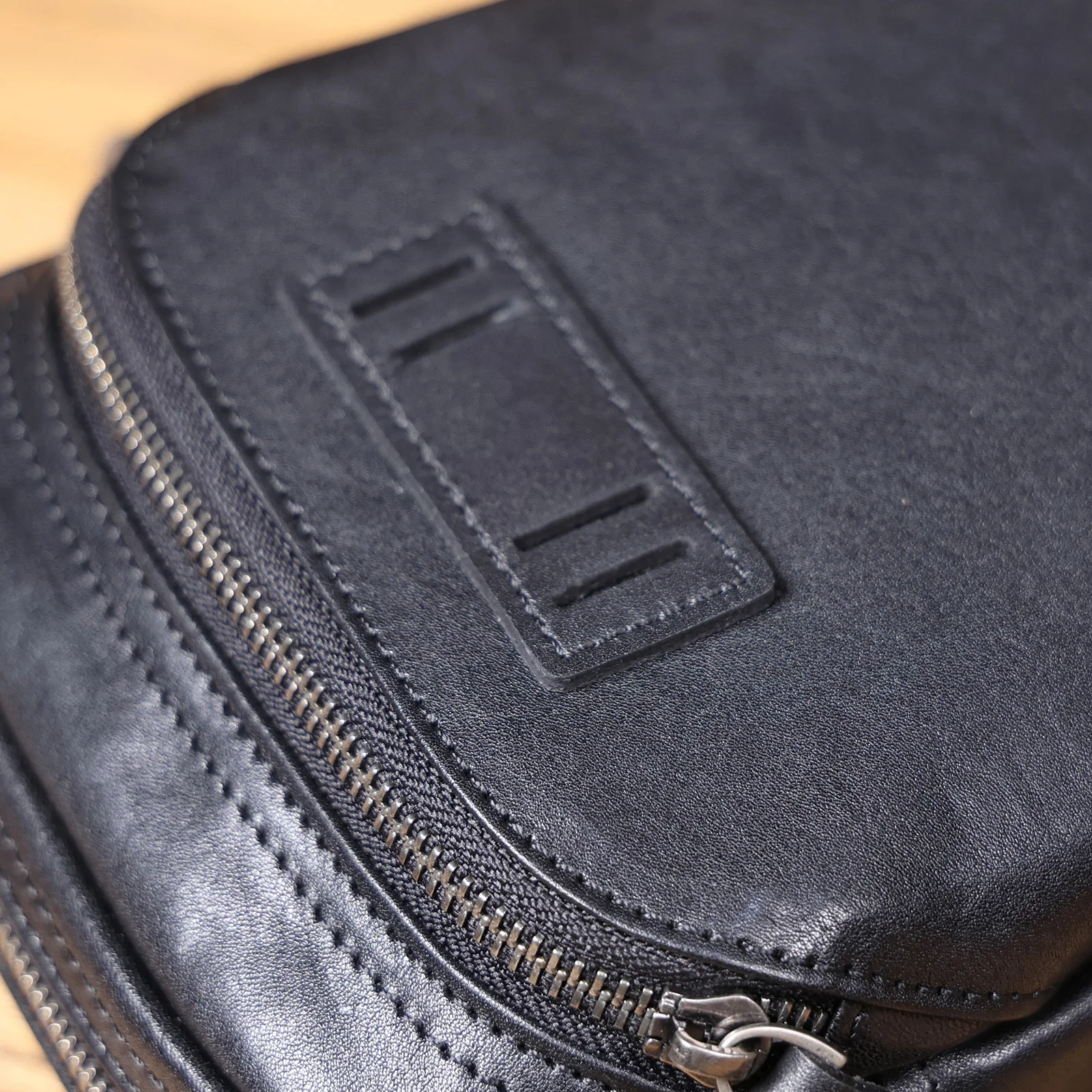 Echte Leder-Umhängetasche für Herren, Crossbody-Taschen, einfache Rindsleder-Gürteltasche, Top-Layer-Leder, modischer Casual-Stil – Detail 11