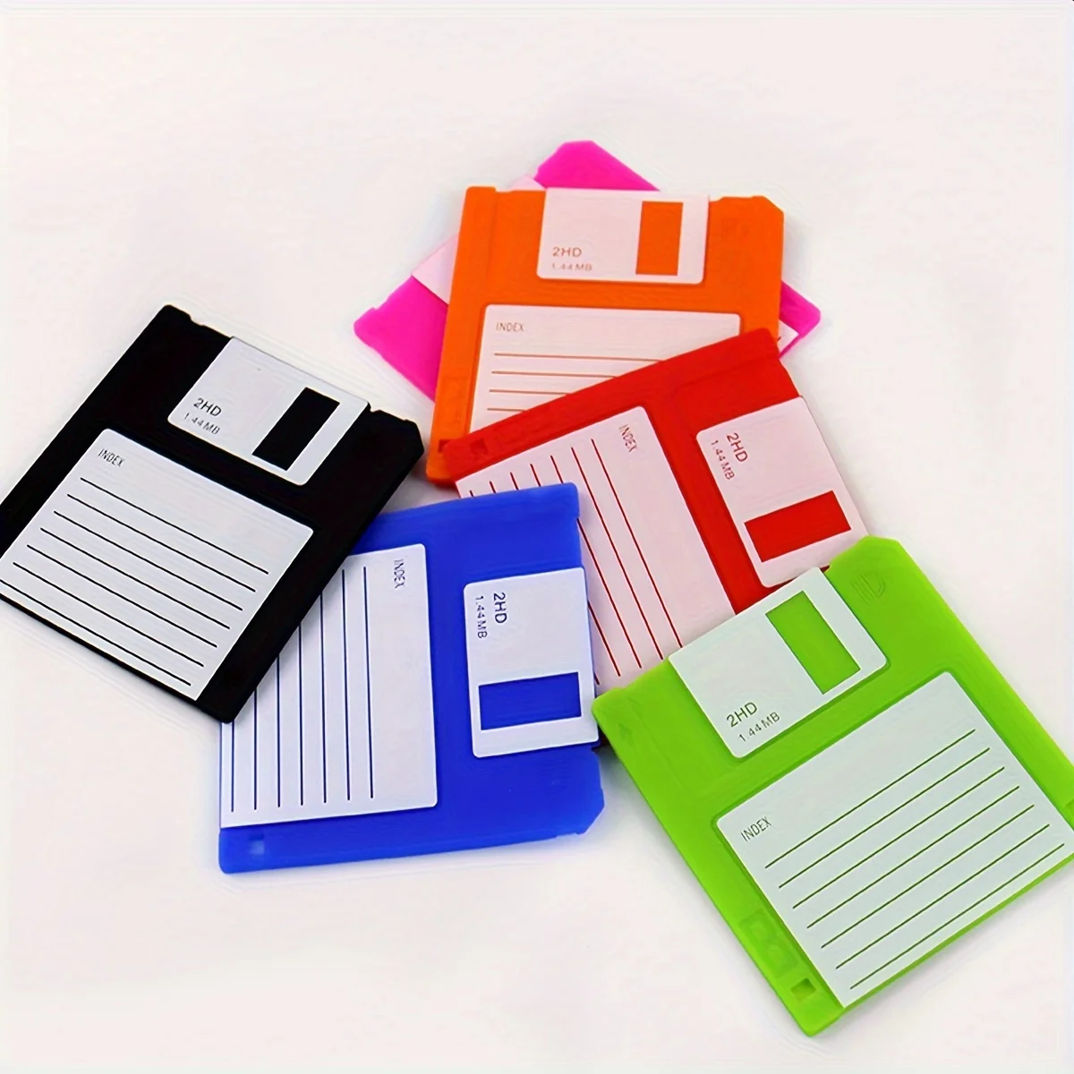 6pcs Retro Nostalgic Silicone Floppy Disk Coasters，Drink Holders for Coffee Table, Office Desk, and Home Decor，Vintage Aesthetic