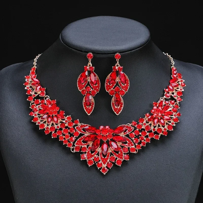 Cross border Retro Necklace Set from Europe and America, Female Leaves and Flowers Exaggerate Luxury Jewelry, New Bride Wedding