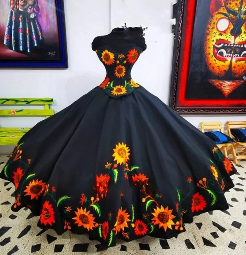 Black Princess Quinceanera Dresses Ball Gown Sweetheart Satin Embroidery Sweet 16 Dresses 15 Años Mexican Customized