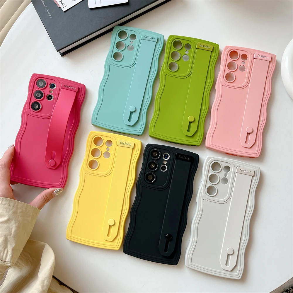 Etui na telefon z uchwytem na nadgarstek Curly Wave do Samsung S24 S23 S22 S21 Ultra Plus Candy Color Soft Silicone Cover