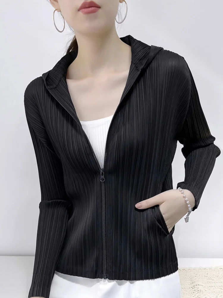 

Women's Long Sleeve Pleated Jacket Elastic Fabric Slimming Autumn New Style Three Zha Wind Outerwear Polyester Fiber Short Coat