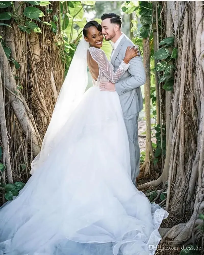 Gaun pengantin seksi Afrika kustom dengan kerudung ukuran besar renda lengan panjang gaun pengantin manik-manik kristal Backless menyapu kereta R