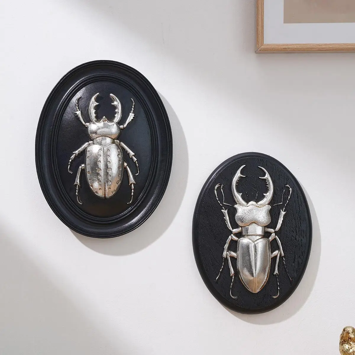 Retro Silver 3D Beetle Relief Wall Hanging. Black Background Oval Resin Insect Specimen Decorative Luxury Wall Hanging