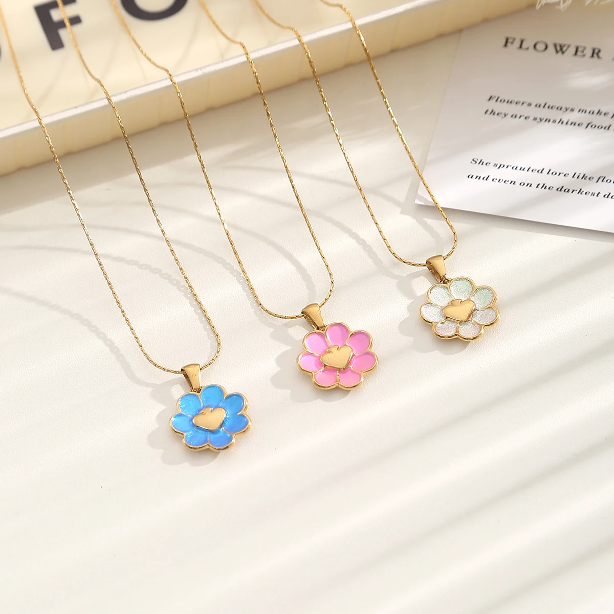 GIOIO الحد الأدنى المينا الزهور قلادة الفولاذ المقاوم للصدأ زهرة قلادة قلادة للنساء المختنق لطيف مجوهرات الديكور