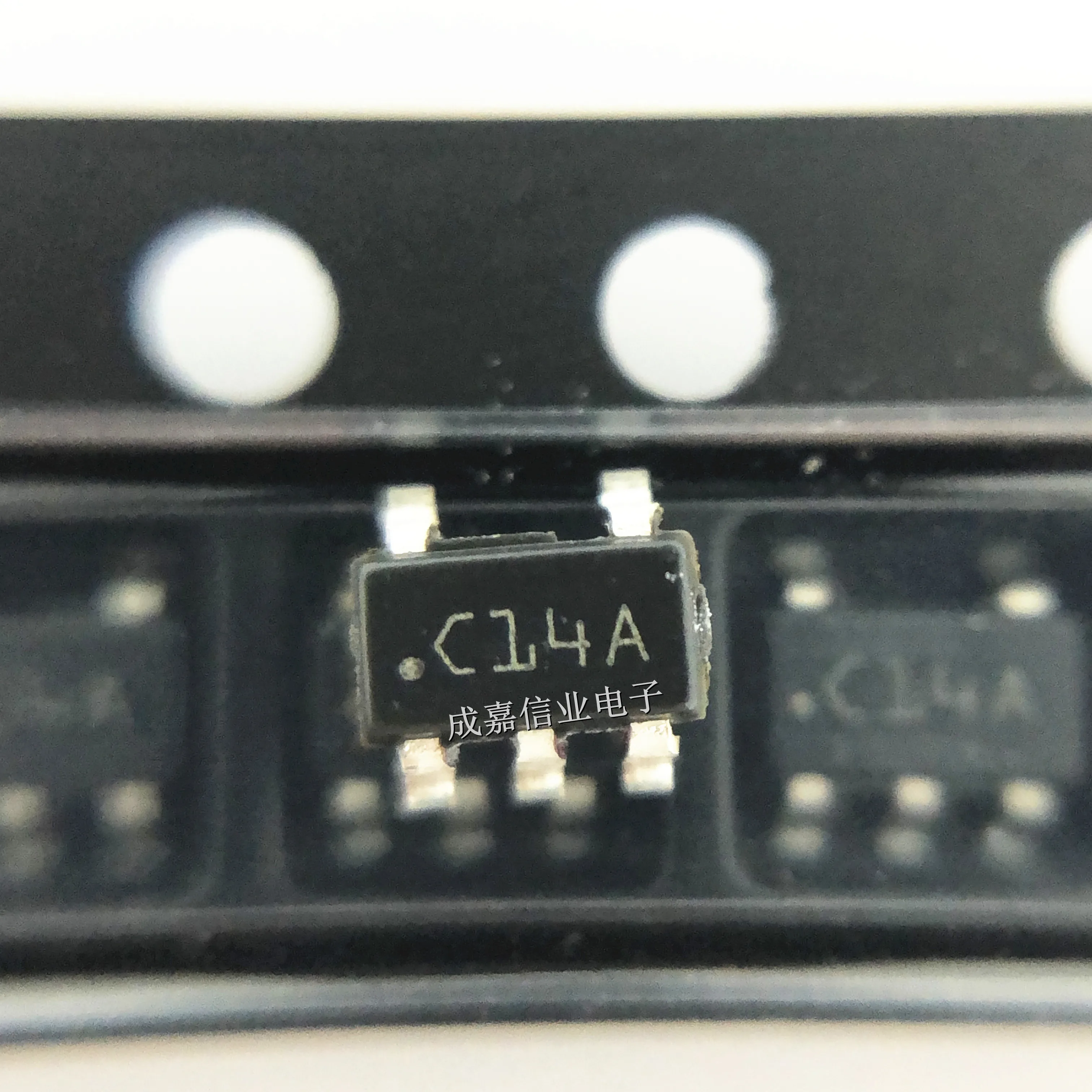 10pcs/Lot LMV7219M5X SOT-23-5 MARKING;C14A Analog Comparators 7 Nsec 2.7V to 5V Operating Temperature:- 40 C-+ 85 C