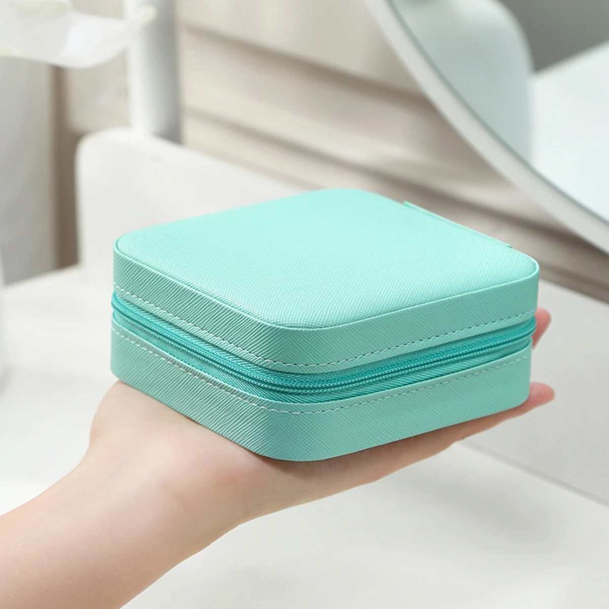 Portable Mini Jewelry Storage Box Travel Organizer Jewelry Case Leather Storage Earrings Necklace Ring Jewelry Organizer Display