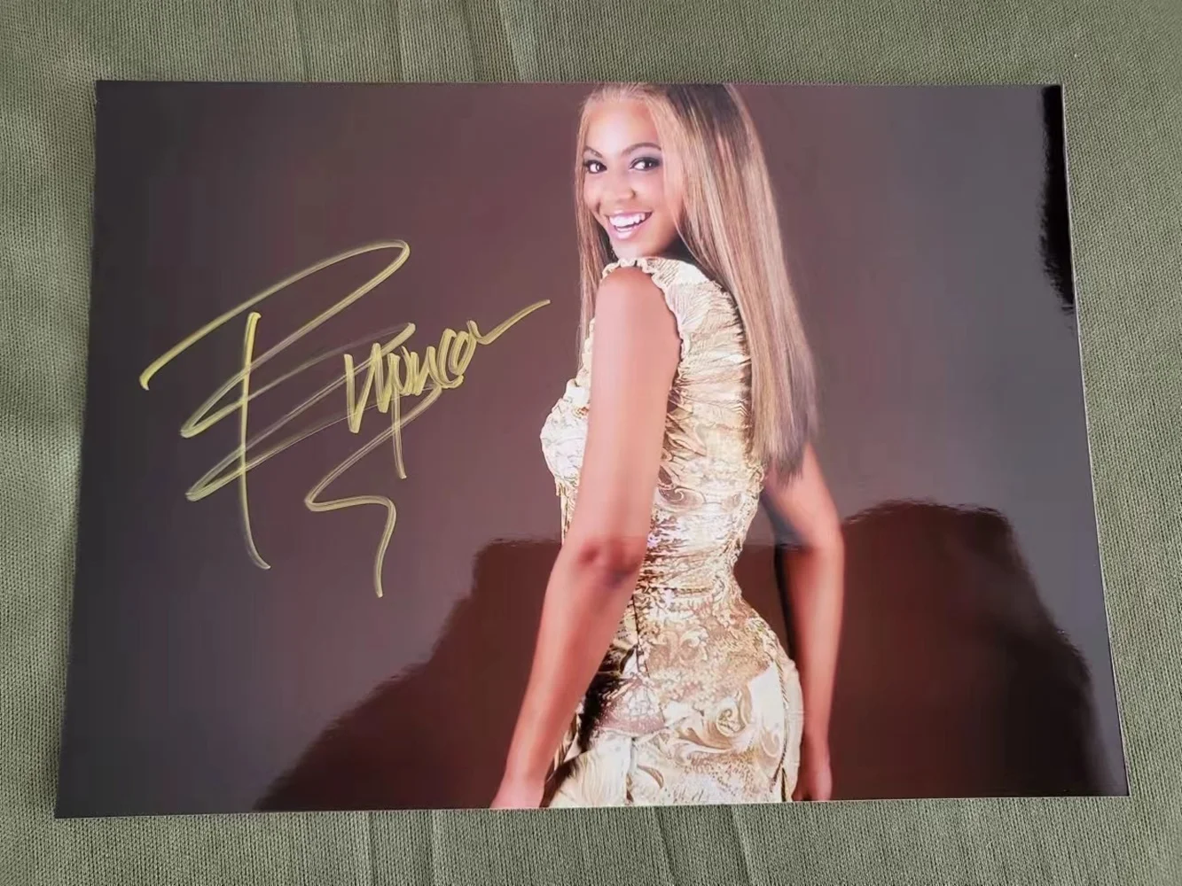 hand signed Beyonce Beyoncé Giselle Knowles autographed photo autographs in ink 5*7 69