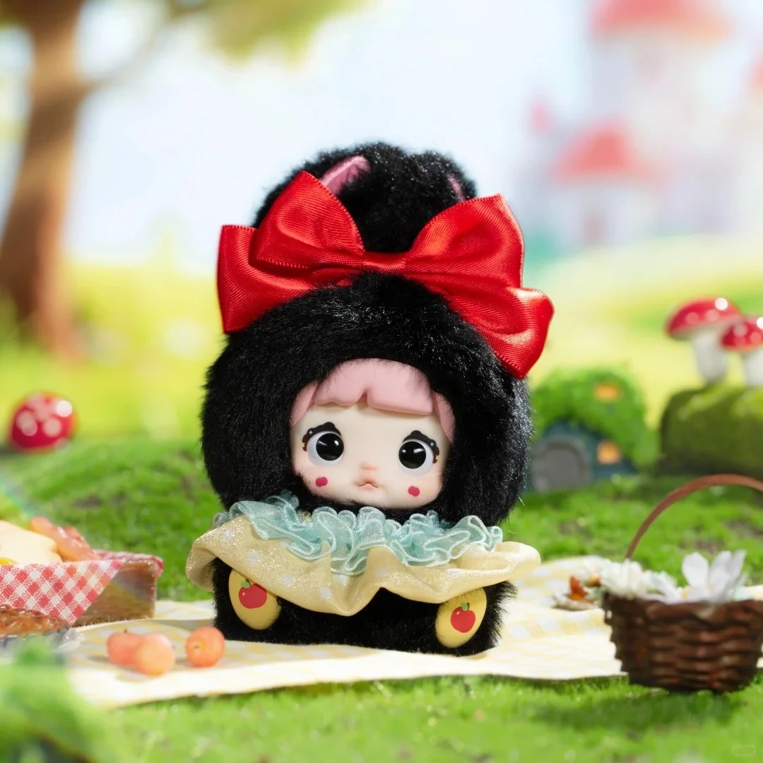 Nommi Baby Fairytale Town Series Blind Box Toy Mibao Vinyl Doll Mystery Box Nommi Princess Portachiavi con ciondolo Borsa a sorpresa Regalo