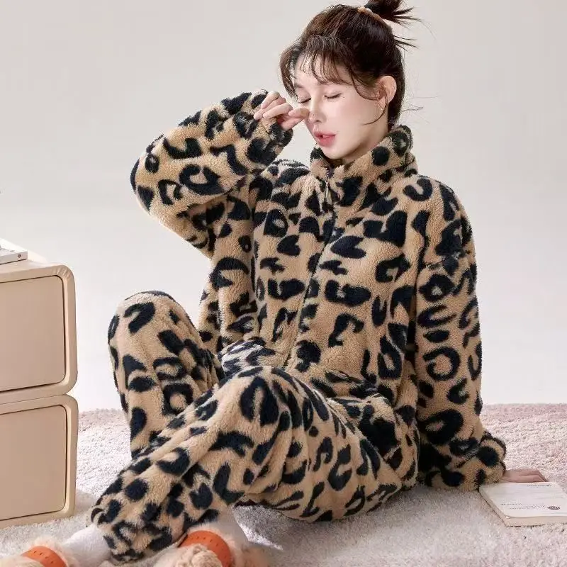 Winter Can Be Outside The New Coral Warm Fleece Thickened Leopard Print Loungewear Pajamas Women's Two-piece Set Sleepwear