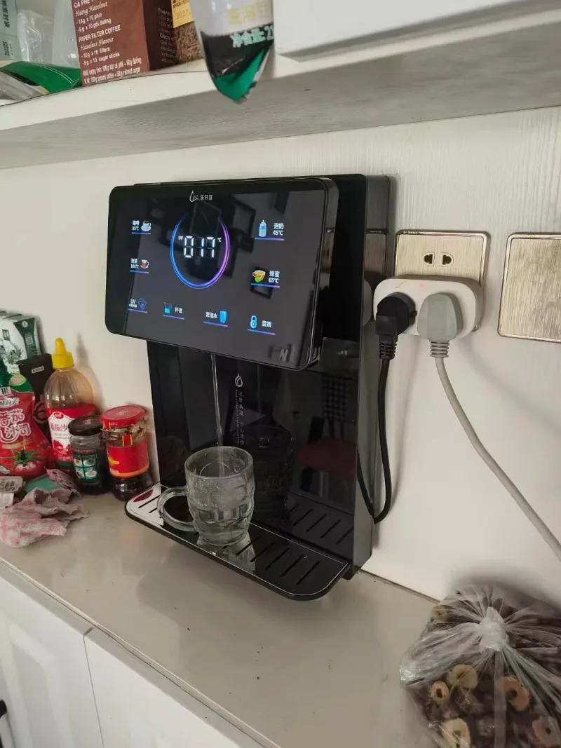 Desktop plastic instant type, adjustable temperature, saves space