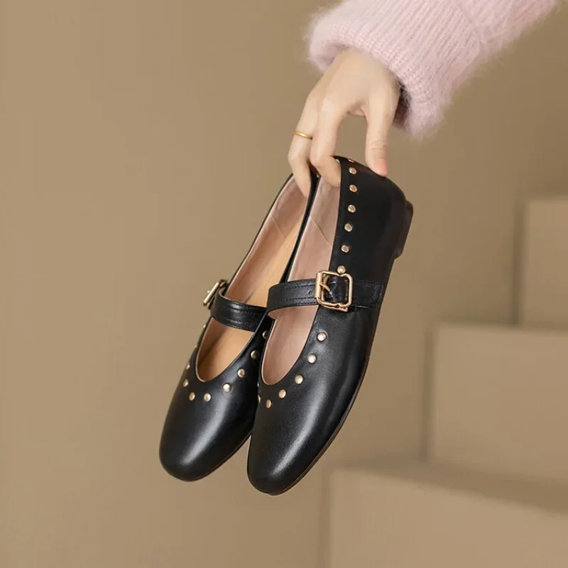 

Metal Rivet DecorationConcise Flat Sole Single Shoe Black White Punk Style 2024 New Fashion Women Shoes Size 34-43 Handmade Shoe