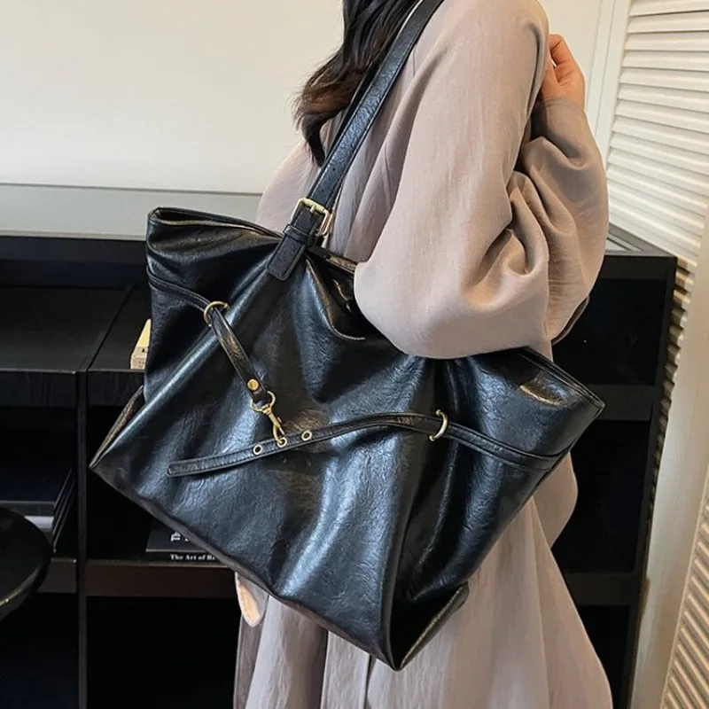 

Luxury Fashionable Leather Ladies Shoulder Bag Classic Designer Paris Casual Simple Vintage Trendy Design Diaper Bag