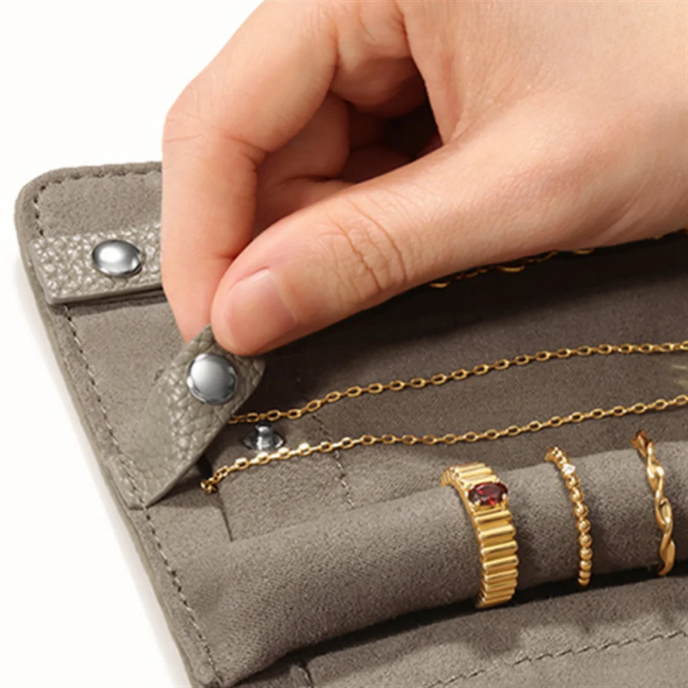 حقيبة لفة المجوهرات بطانة ناعمة من جلد البولي يوريثان حقيبة مجوهرات قلادة تخزين لفة رمادية منظم مجوهرات محمول لمحفظة السفر